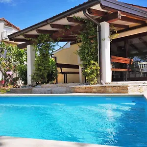  Ferienhaus Rustic House With Private Swimming Pool